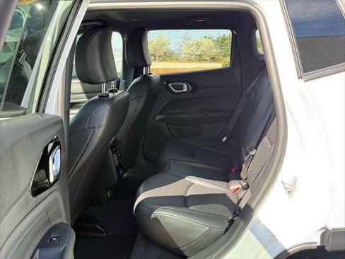 Certified 2026 Jeep Compass Latitude AWD/4WD image 31