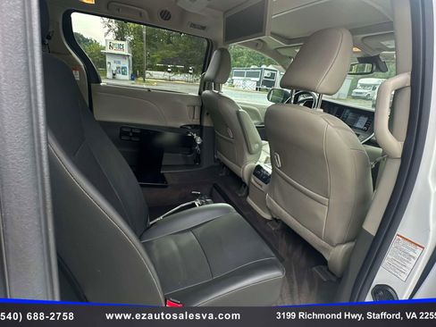 Used 2020 Toyota Sienna XLE image 25