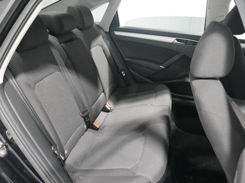 Used 2017 Volkswagen Passat 1.8T S image 16