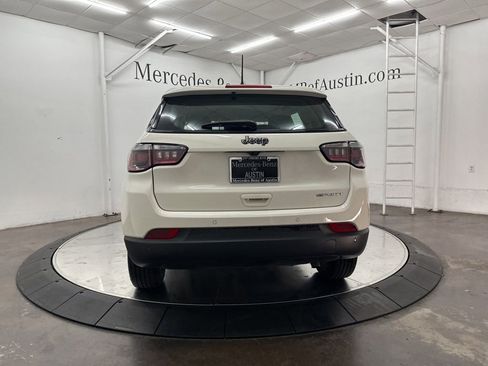 Used 2019 Jeep Compass Sport w/ Tech Group FWD image 5