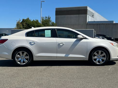 Used 2013 Buick LaCrosse Leather w/ Entertainment Package FWD image 6