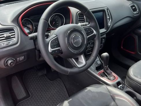 Used 2017 Jeep Compass Trailhawk AWD/4WD image 9