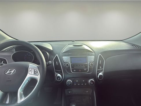 Used 2012 Hyundai Tucson GLS image 9