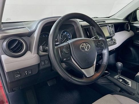 Used 2018 Toyota RAV4 XLE AWD/4WD image 9