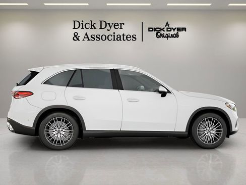 Used 2026 Mercedes-Benz GLC 300 image 6