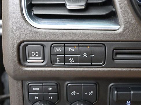 Used 2023 Chevrolet Suburban Z71 w/ Max Trailering Package AWD/4WD image 27