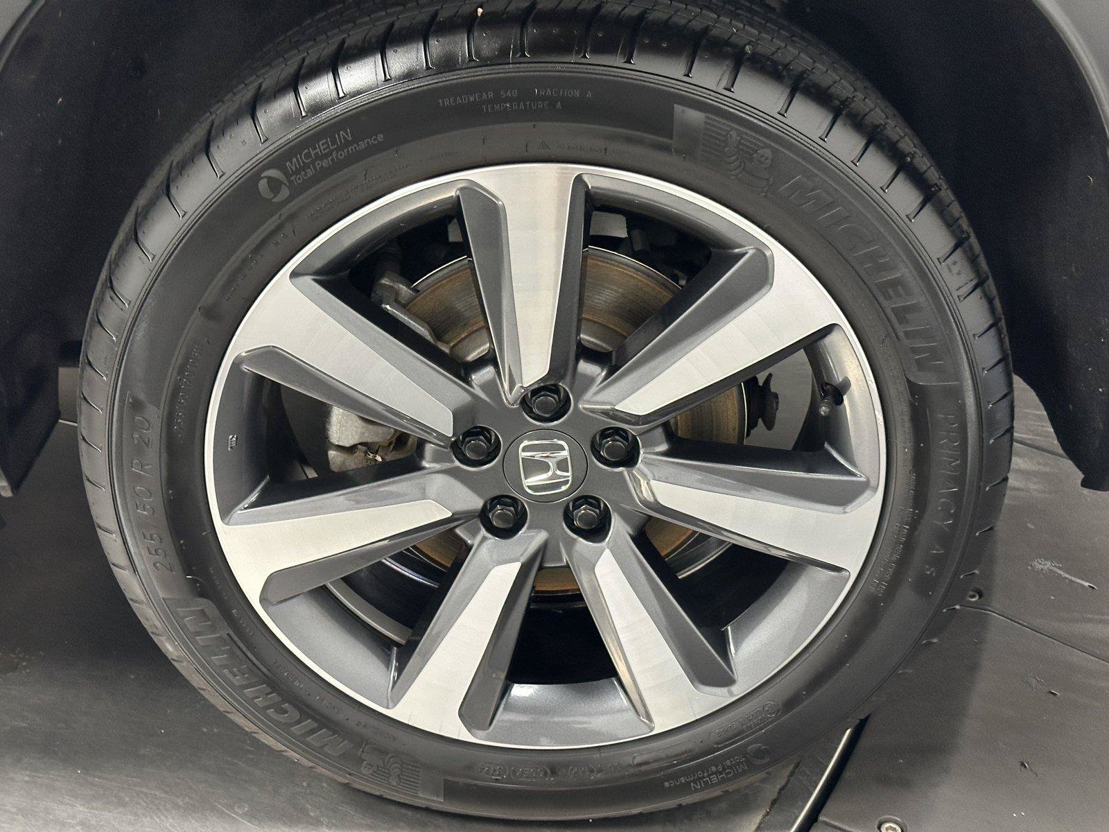Used 2025 Honda Pilot Touring image 19
