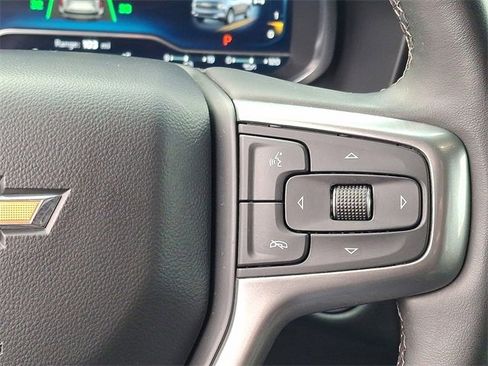 Used 2024 Chevrolet Suburban Premier image 21