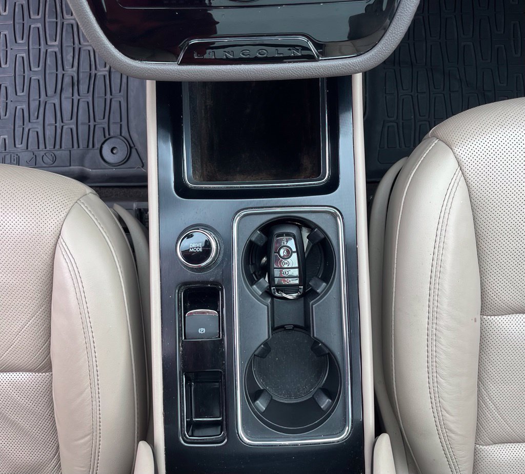 Used 2020 Lincoln Corsair AWD w/ Premium Package image 27