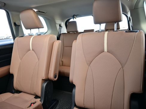 Used 2025 Toyota Grand Highlander AWD image 29