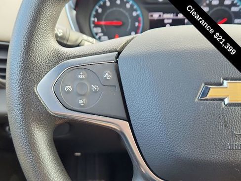 Used 2023 Chevrolet Traverse LS image 35