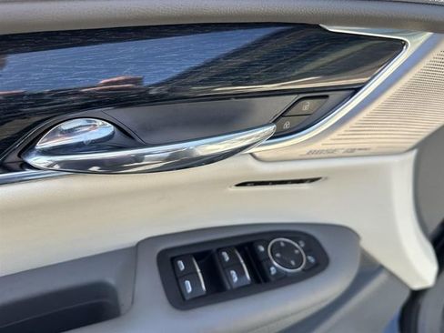 Used 2022 Cadillac XT6 Premium Luxury image 24