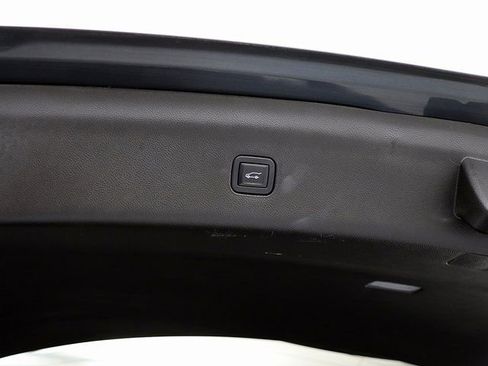 Used 2020 Buick Enclave Premium w/ Sun and Sites Package image 30