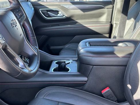 Used 2021 Chevrolet Suburban RST w/ Luxury Package image 10