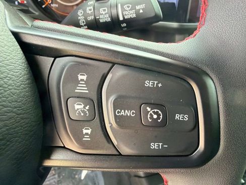 Used 2024 Jeep Wrangler Unlimited Rubicon AWD/4WD image 28