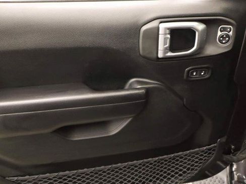 Used 2020 Jeep Wrangler Sport AWD/4WD image 29