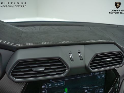 Used 2024 Lamborghini Urus Performante image 33