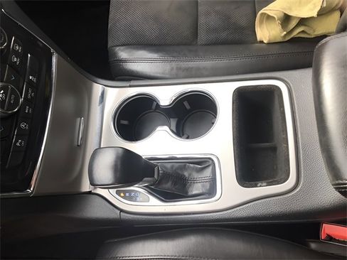 Used 2022 Jeep Grand Cherokee Laredo X image 19