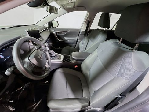 Certified 2025 Toyota RAV4 LE image 19
