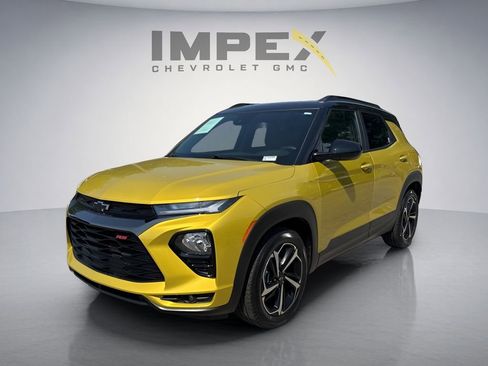 Used 2023 Chevrolet TrailBlazer RS w/ Sun and Liftgate Package FWD image 1