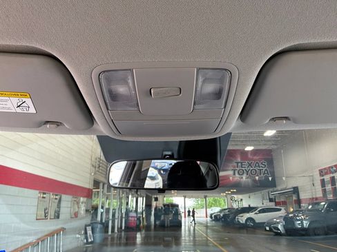 Used 2025 Kia Soul LX w/ LX Technology Package FWD image 14
