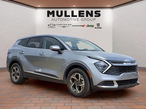 Used 2024 Kia Sportage LX image 2