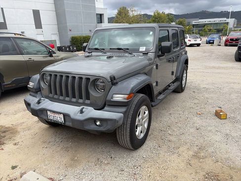 Used 2021 Jeep Wrangler Unlimited Sport AWD/4WD image 5