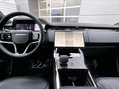 Used 2024 Land Rover Range Rover Sport SE image 15