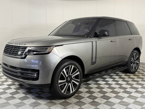 Used 2023 Land Rover Range Rover SE AWD/4WD image 2