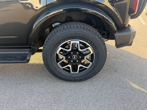 New 2025 Ford Bronco Outer Banks image 41