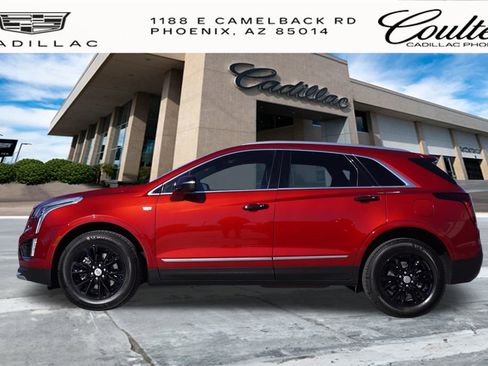 Used 2021 Cadillac XT5 Premium Luxury image 2