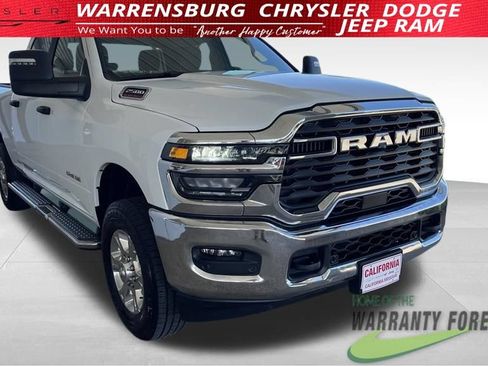Used 2026 RAM 2500 Big Horn AWD/4WD image 4