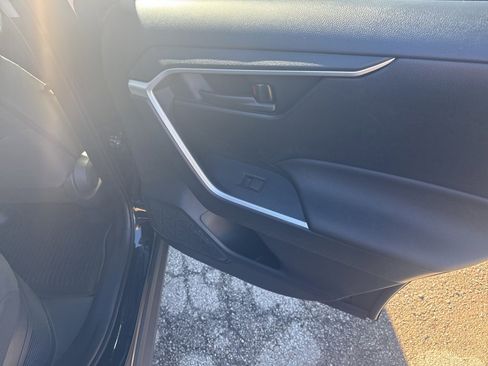 Used 2022 Toyota RAV4 LE image 19