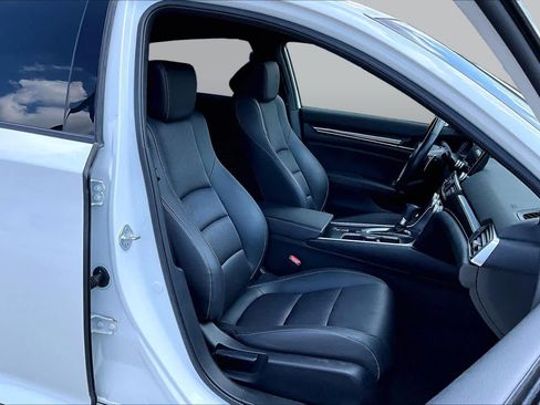 Used 2022 Honda Accord Sport image 9