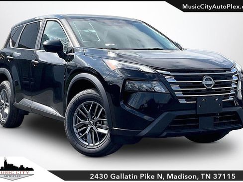 Used 2024 Nissan Rogue S image 1