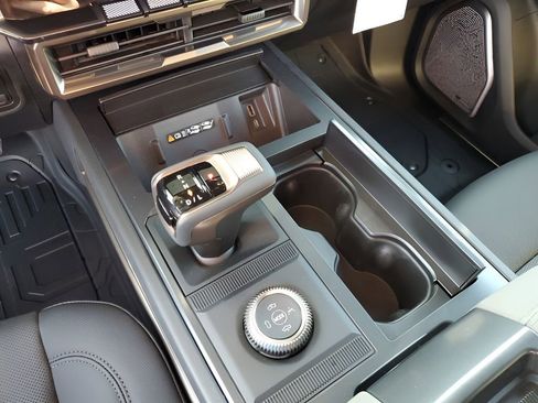 New 2025 GMC Hummer EV 2X w/ LPO, Dark Essentials Package image 37