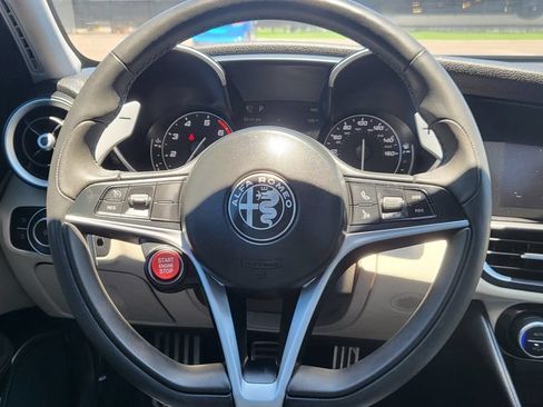 Used 2019 Alfa Romeo Giulia AWD w/ Quick Order Package 22J Sport image 31