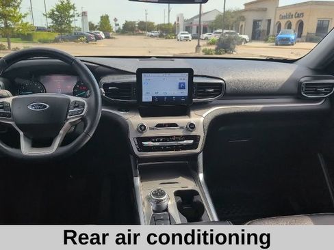Used 2024 Ford Explorer XLT w/ Equipment Group 202A AWD/4WD image 4