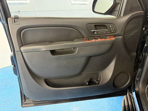 Used 2014 Chevrolet Tahoe LTZ image 14