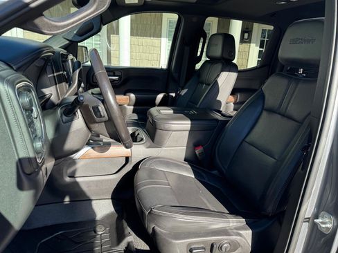 Used 2020 Chevrolet Silverado 1500 High Country w/ Technology Package image 13