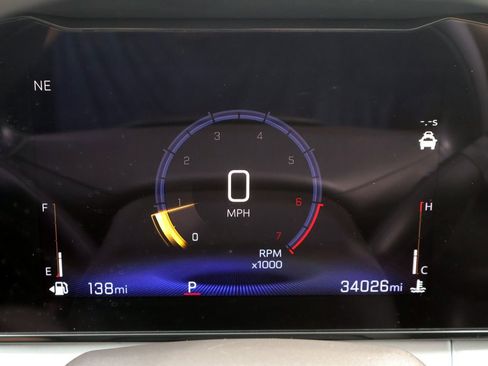 Used 2025 Chevrolet Trax LT FWD image 21
