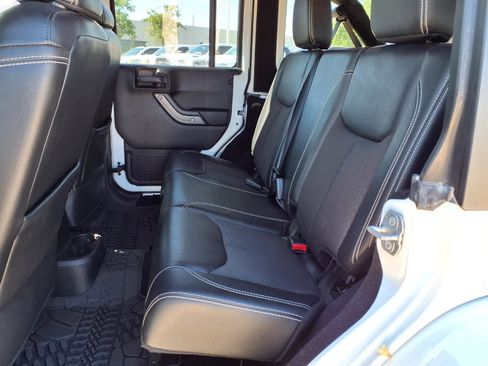 Used 2018 Jeep Wrangler Unlimited Sport AWD/4WD image 17