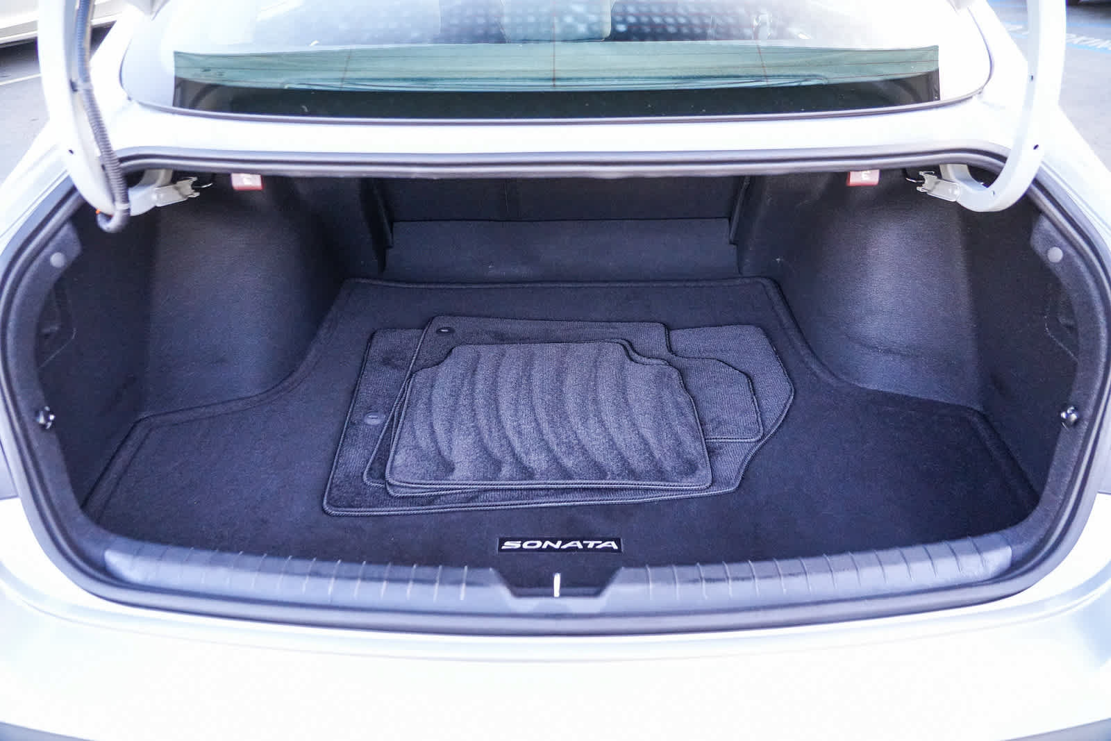 Used 2023 Hyundai Sonata SEL w/ Preferred Accessory Package FWD image 18