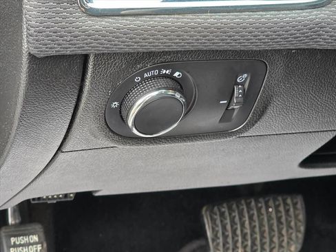 Used 2019 Chevrolet Cruze LT FWD image 8