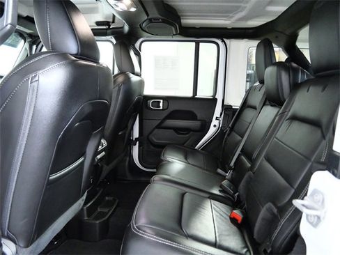 Used 2022 Jeep Wrangler Unlimited Sahara w/ Cold Weather Group image 14