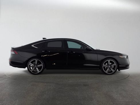 Used 2023 Honda Accord Sport image 2