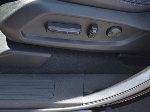 Used 2025 Honda Pilot EX-L image 23