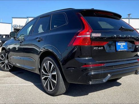 Used 2024 Volvo XC60 B5 Ultimate AWD/4WD image 3