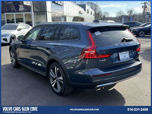 Used 2023 Volvo V60 B5 Cross Country Plus w/ Climate Package image 6