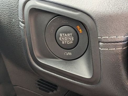 Used 2025 Jeep Wrangler Unlimited Sahara AWD/4WD image 29